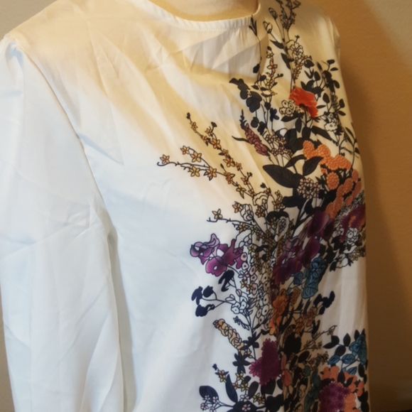 Bouquet w Top Tie Sleeves fb - Picture 3 of 7